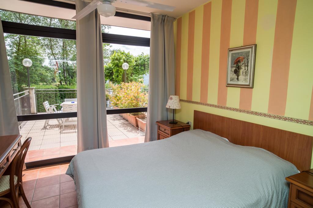 Madonna Della Neve Hotel Pettenasco Exterior foto