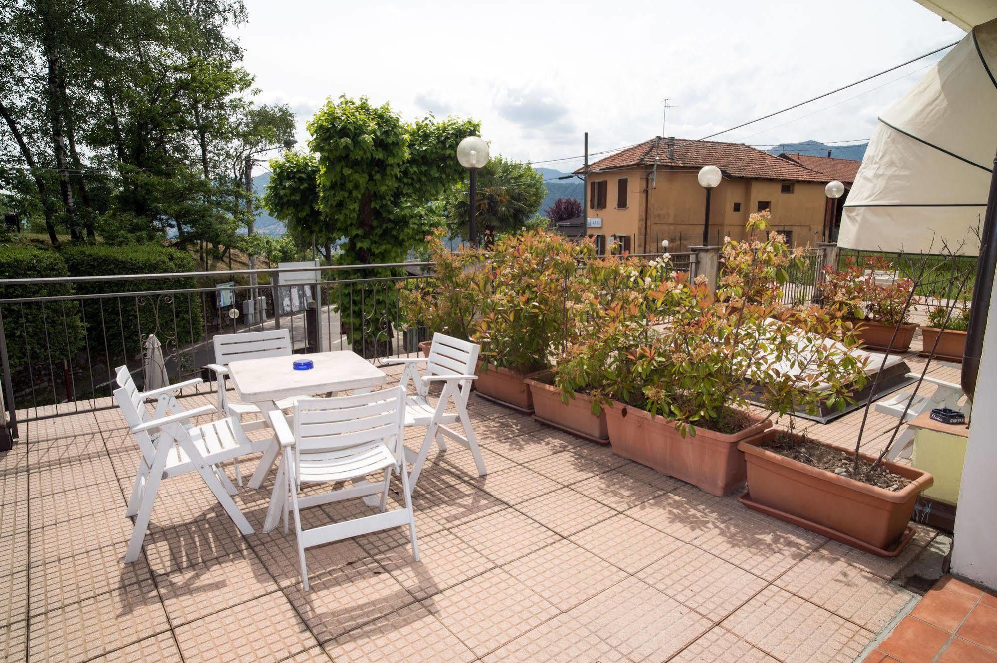 Madonna Della Neve Hotel Pettenasco Exterior foto