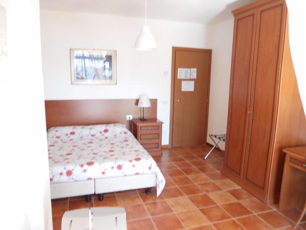 Madonna Della Neve Hotel Pettenasco Quarto foto